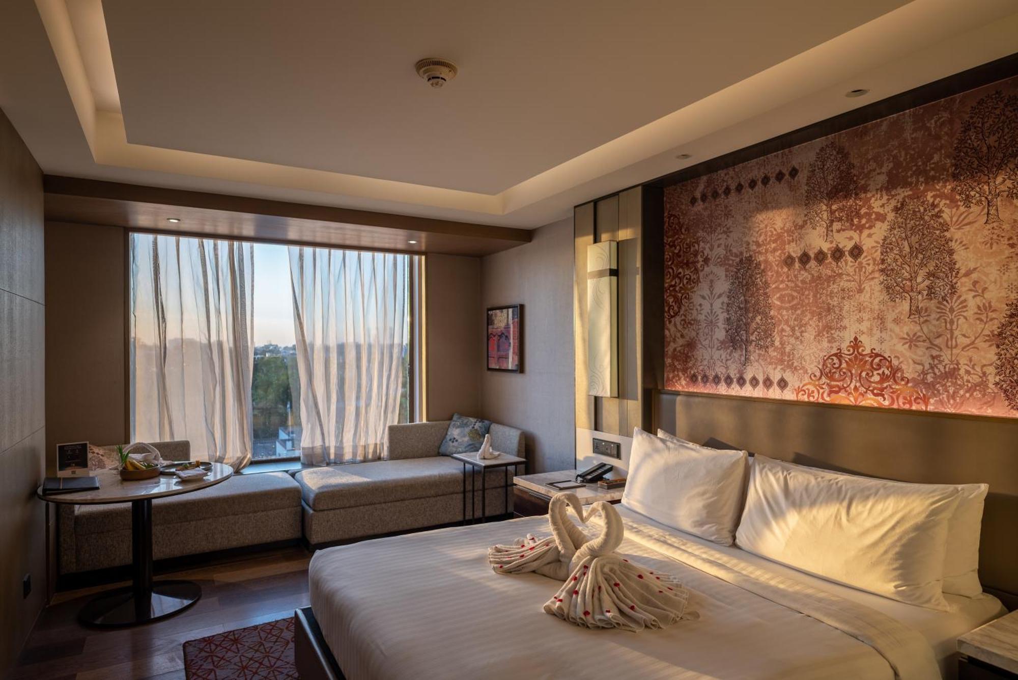 Courtyard By Marriott Amritsar Hotel Exterior photo Deluxe Room